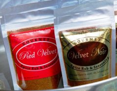 Red Velvet and Velvet Noir Gourmet Spice Rub and Seasoning Pouches